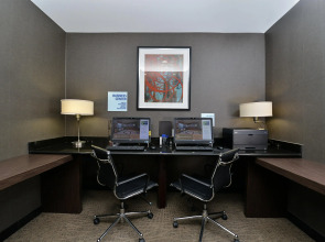 Holiday Inn Express Kennedy Airport