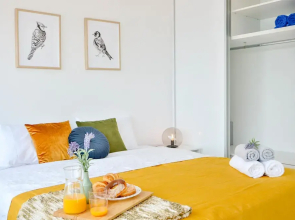 Phaedrus Living Seaview Luxury Marina Court 213