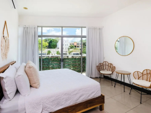 mVillas - Luxury 2Bed 2Bath Condo w Pool