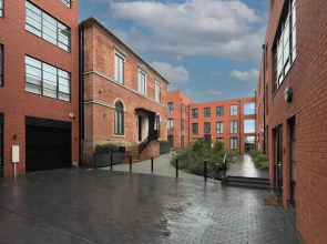 1 Bed Flat - Sleeps 4 - Pets - Parking - Wifi