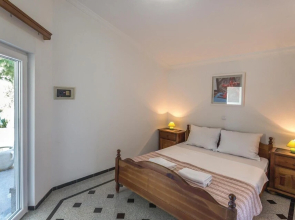 Nice Home in Makarska With Wifi and 1 Bedrooms