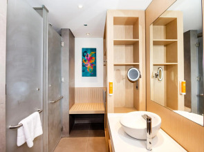 Отель Premier Inn Dubai Dragon Mart