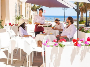 Hotel Al Madarig