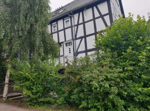 Neu Gemütliche Ferienhaus mit 3 Ferienwohnungen "Max " , " Leonore " und "Beatrice"