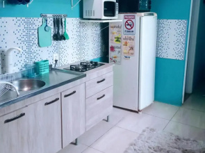 Stúdio inteiro em casa familiar-ar cond próx praia