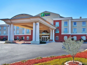 Holiday Inn Express & Suites Thomasville by IHG