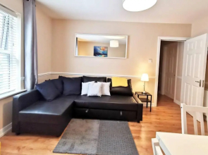 Spacious 2bed apartment city centre