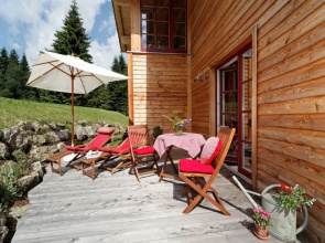 Nesterl Modern Retreat