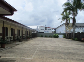 Innisfail City Motel