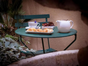 Hotel Saint Honore 85