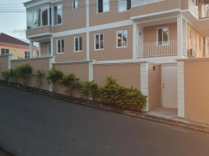 Lovely 2-bedroom apartment with shared jacuzzi & pool