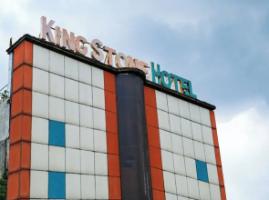 King Stone Hotel by ZUZU