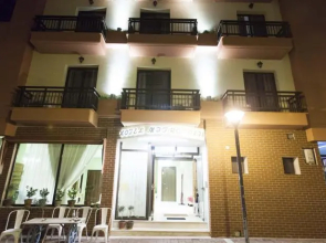 Mitropolis Hotel