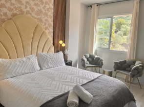 Plush Penthouse With Terrace