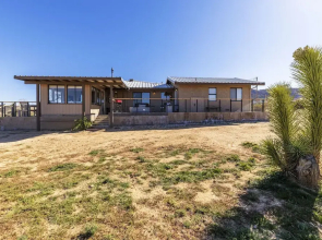 Twilight Terrace - Relax In Style 2 Bedroom Home by RedAwning