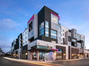 Moxy Nashville Vanderbilt Area