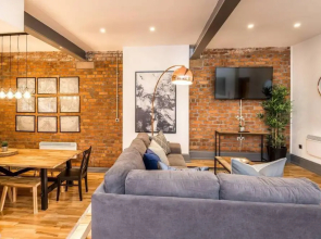 Host Stay Bands Warehouse I