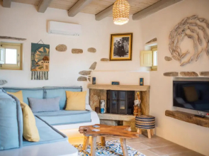 Anthoula's House