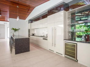 Belle Escapes - 58 Ocean Drive Luxury Home, Palm Cove