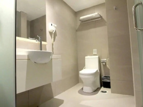 Pacific Express Hotel Central Market