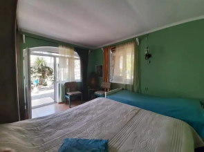 Ureki Guest House- Magnetite