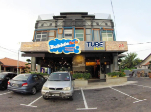 Tube Hotel