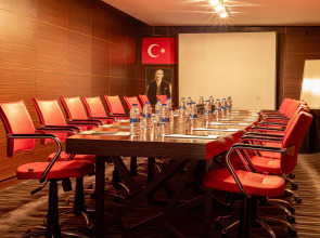 Best Western Plus Khan Hotel