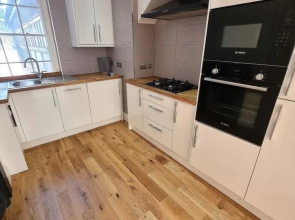 Hull Spacious Apartment 7