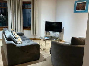 6 Canalside Apartments