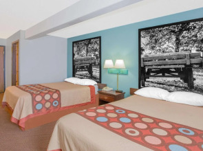 Rodeway Inn near I-35 Lamoni