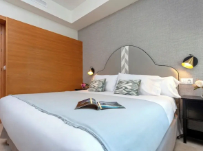 Exclusive Apartment 5BD in Seville. Carlos V