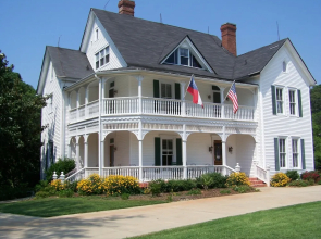 Lake Allatoona Inn
