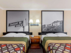 Super 8 by Wyndham Los Angeles Downtown