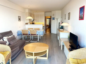 Beachside Modern Retreat