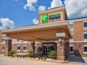 Holiday Inn Express & Suites Lantana by IHG