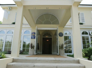 Forest Lodge