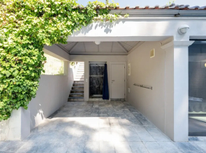 Villa Azzuro by JJ Hospitality
