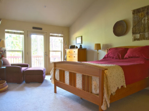 Widgi Creek #22 3 Bedroom Condo by RedAwning