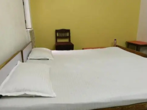 POP 82135 The Shor Inn