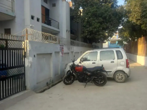 Super Class Guest Hostel