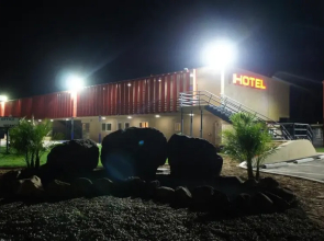 Apple Valley Hotel & Lodge