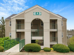 Valley View Retreat - Holiday Hills Branson - Golf Resort -outdoor Pools
