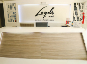 Loyds Hotel