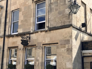 Chic City Centre Georgian Maisonette
