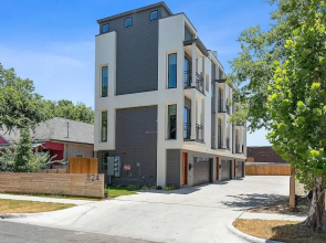 Modern Urban Getaway Rooftop Backyard