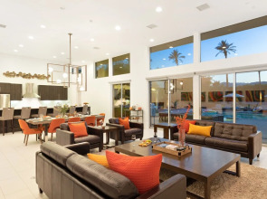 Polo Villa 3 by Avantstay Features Expansive Putting Green Pool Spa Outdoor Firepit 260328 6 Bedrooms