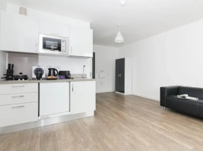 Beautiful Apartment In Vibrant City Centre!