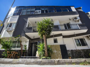 8 Rooms House