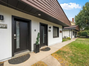 Chic City Retreat 97 Sleeps 2!