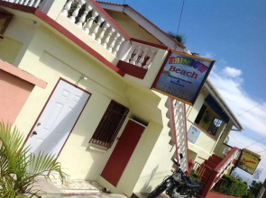 Rainbow Beach Apartments & Rooms